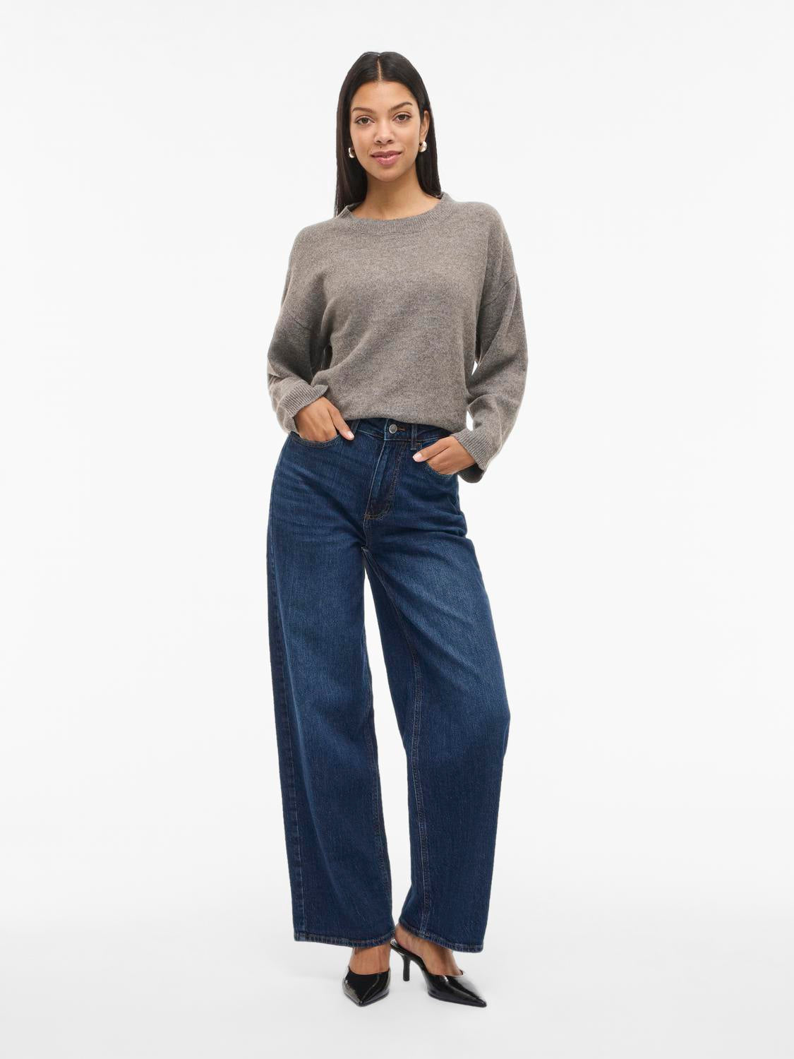 model_shot-front_full